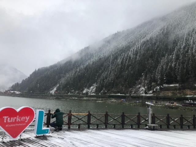 Uzungöl'e Beyaz Örtüye büründü. 23 Nisan 2020 4