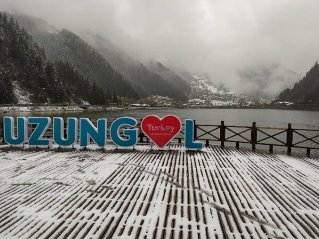 Uzungöl'e Beyaz Örtüye büründü. 23 Nisan 2020 7