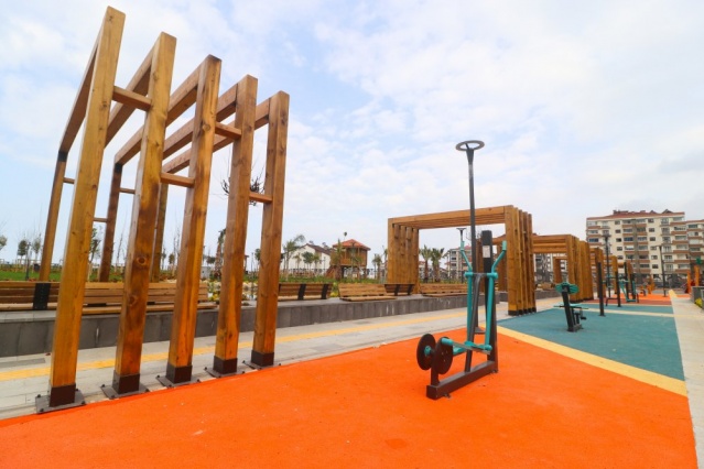 Trabzon'un deniz manzaralı Millet Bahçesi tamamlandı 7