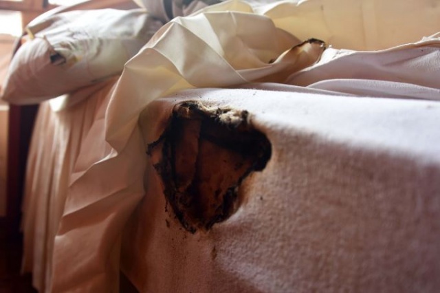 Evdeki her şey yanıyordu, sır çözülmeye başladı 10