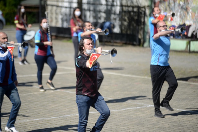 Trabzon'da her yaştan mezun bir araya geldi bando takımı kurdu 9