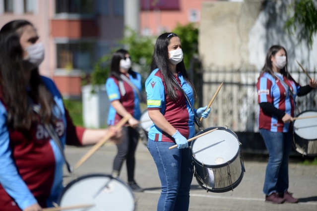 Trabzon'da her yaştan mezun bir araya geldi bando takımı kurdu 6