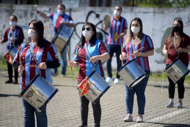 Trabzon'da her yaştan mezun bir araya geldi bando takımı kurdu 8