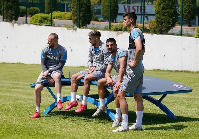 Fırtına’da Yenilenme Mesaisi: Hüseyin Çimşir Yönetiminde Toparlanma Antrenmanı 14