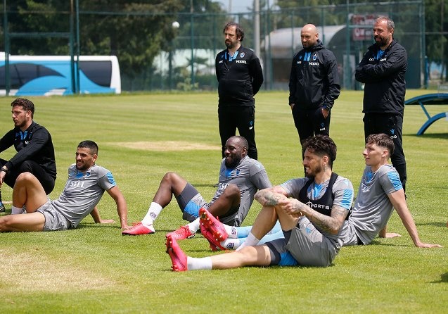 Fırtına’da Yenilenme Mesaisi: Hüseyin Çimşir Yönetiminde Toparlanma Antrenmanı 13