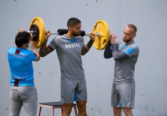 Trabzonspor ara vermiyor 19