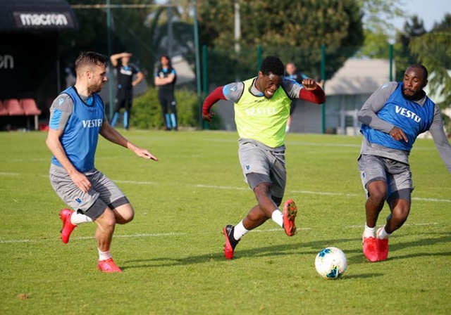 Trabzonspor dayanıklılık çalışmasıyla günü tamamladı 24