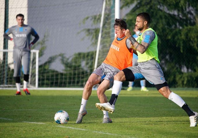 Trabzonspor dayanıklılık çalışmasıyla günü tamamladı 20