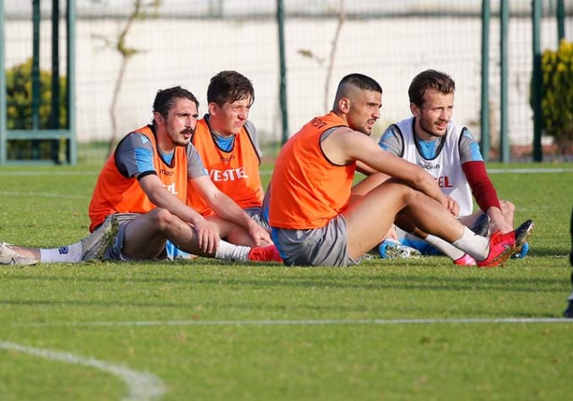 Trabzonspor dayanıklılık çalışmasıyla günü tamamladı 21