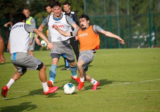 Trabzonspor dayanıklılık çalışmasıyla günü tamamladı 27