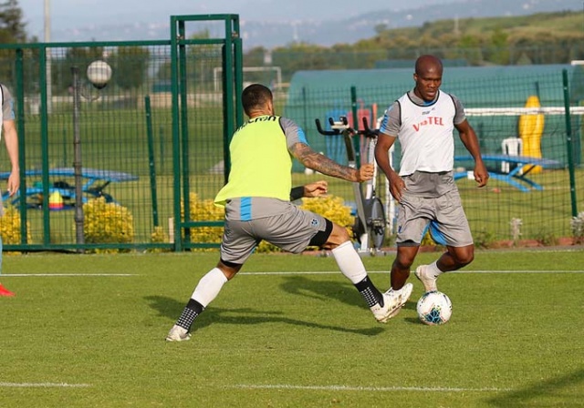 Trabzonspor dayanıklılık çalışmasıyla günü tamamladı 30