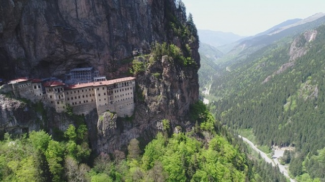 Sümela Manastırı'nda yamaçlar çelik ağlarla örülüyor 23