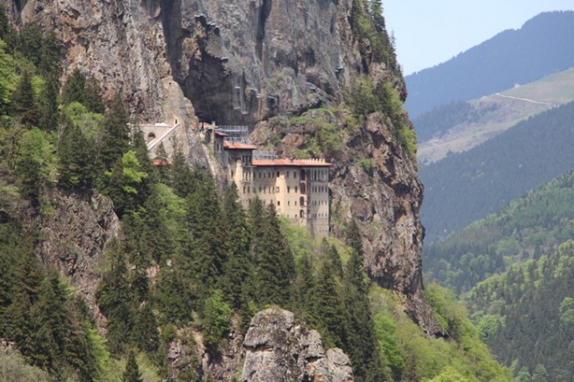 Sümela Manastırı'nda yamaçlar çelik ağlarla örülüyor 32