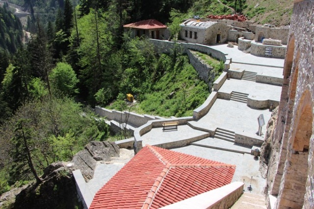 Sümela Manastırı'nda yamaçlar çelik ağlarla örülüyor 37