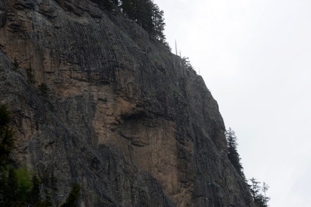 Sümela Manastırı'nda yamaçlar çelik ağlarla örülüyor 2