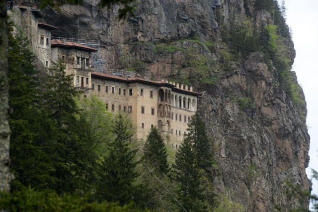 Sümela Manastırı'nda yamaçlar çelik ağlarla örülüyor 10