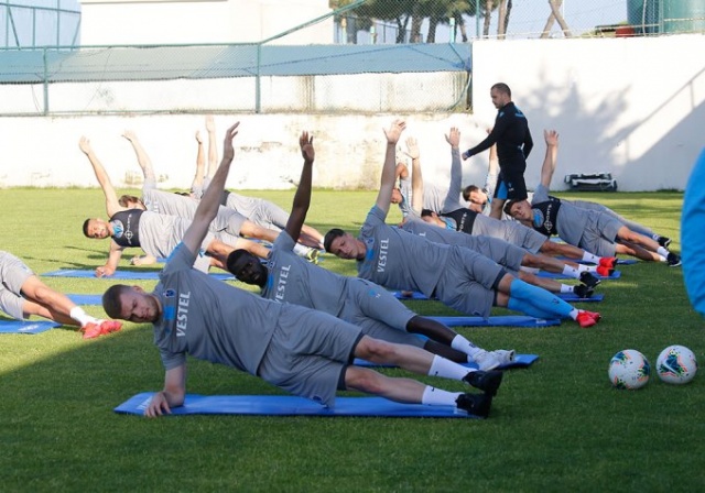 Trabzonspor'da neşeli idman 13