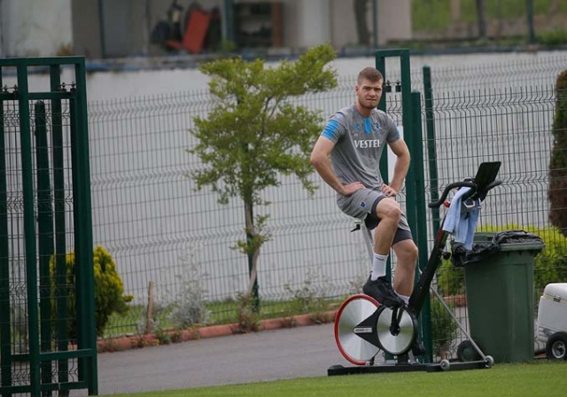 Trabzonspor'da M.Ali Yılmaz tesislerinde çalışmalarını sürdürdü. 21 Mayıs 2020 31