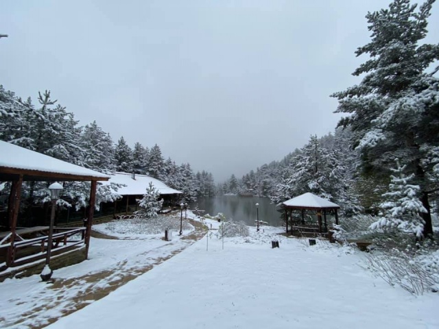 Limni gölü beyaza büründü 4