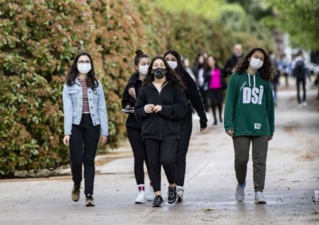 Koronavirüste 10'lu rakamlara ne zaman ineceğiz? 5