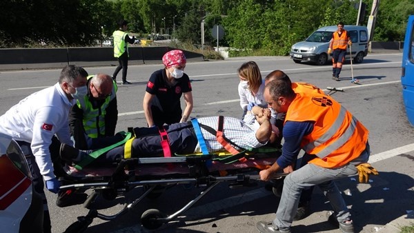 65 yaş üstü annesini Trabzon'a getirirken kaza yaptı 2