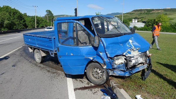 65 yaş üstü annesini Trabzon'a getirirken kaza yaptı 7
