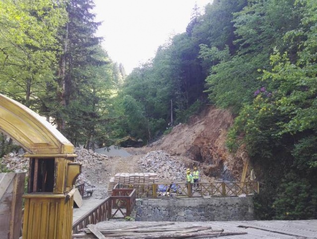 Ustaoğlu ve Zorluoğlu'ndan Sümela çıkarması 10