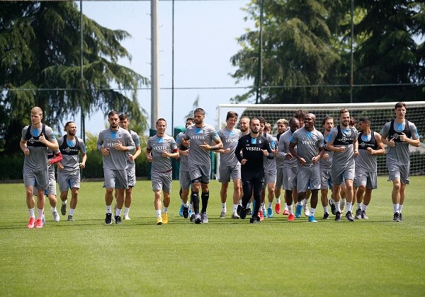 Trabzonspor, sabah antrenmanıyla yeni haftaya tempolu başladı 9