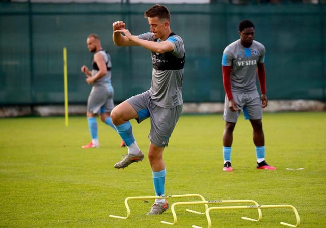 Trabzonspor Hüseyin Cimşir yönetiminde taktik çalışması yaptı. 13