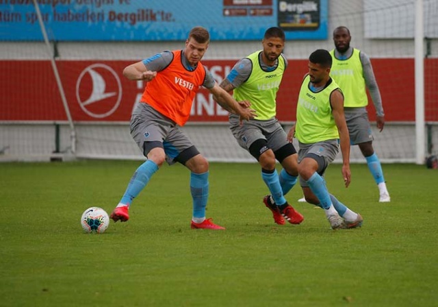 Trabzonspor Hüseyin Cimşir yönetiminde taktik çalışması yaptı. 20