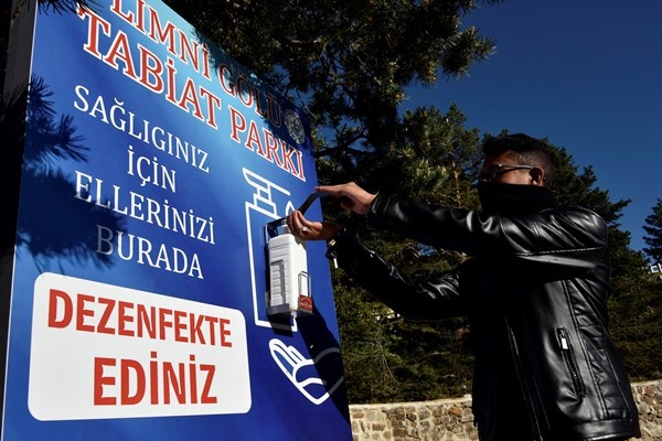 Korona virüs tedbirleri alınan tabiat harikası Limni Gölü ziyaretçilerini bekliyor 8