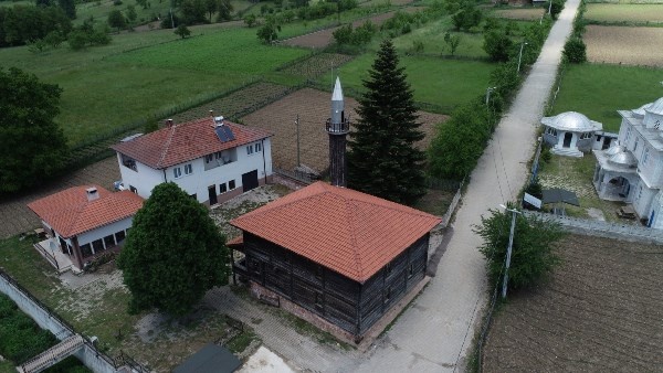 Trabzonlu ustalar tek çivi çakmadan yaptı, 136 yıldır ayakta 9