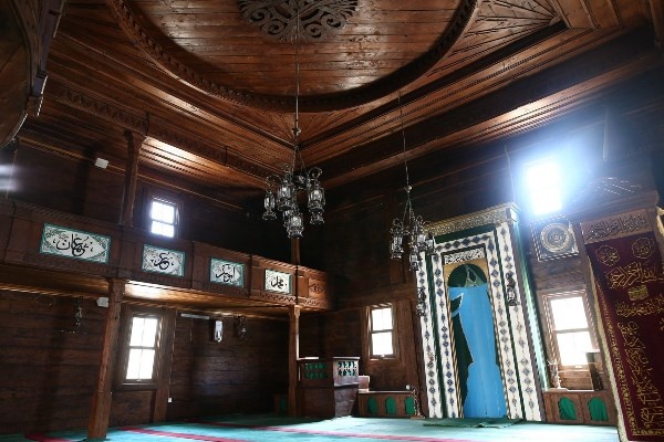 Trabzonlu ustalar tek çivi çakmadan yaptı, 136 yıldır ayakta 7