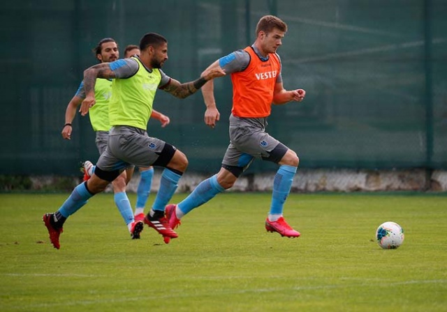 Trabzonspor'da  27. haftada oynanacak Göztepe maçı hazırlıkları devam ediyor. 3