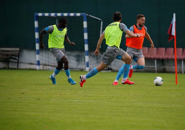 Trabzonspor'da  27. haftada oynanacak Göztepe maçı hazırlıkları devam ediyor. 4