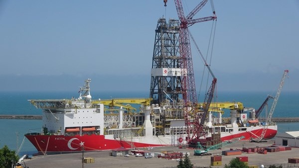 Fatih Sondaj Gemisi'nde kulelerin montajı beklenenden hızlı oldu, son kule de yerine yerleştirildi 8