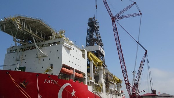 Fatih Sondaj Gemisi'nde kulelerin montajı beklenenden hızlı oldu, son kule de yerine yerleştirildi 6