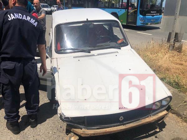 Trabzon’da zincirleme kaza! 4 araç birbirine girdi. Foto Haber. 2