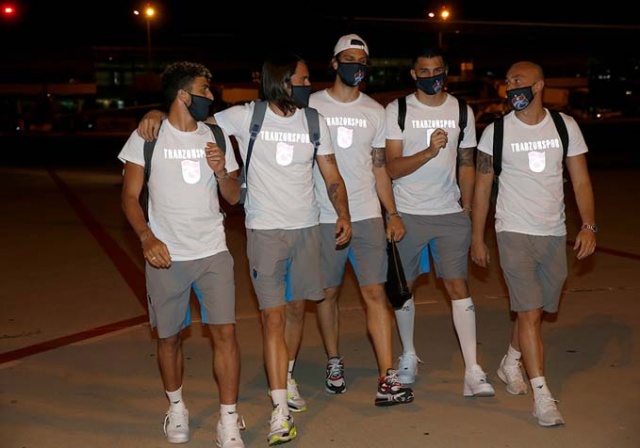 Trabzonspor'a İzmir'de coşkulu karşılama 9