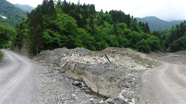 Trabzon'da selin vurduğu Çamlıktepe yaralarının sarılmasını bekliyor 7