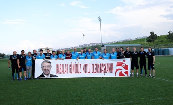 Başkan Ağaoğlu’na antrenman öncesi duygulandıran sürpriz 2