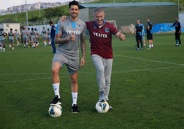 Başkan Ağaoğlu’na antrenman öncesi duygulandıran sürpriz 4