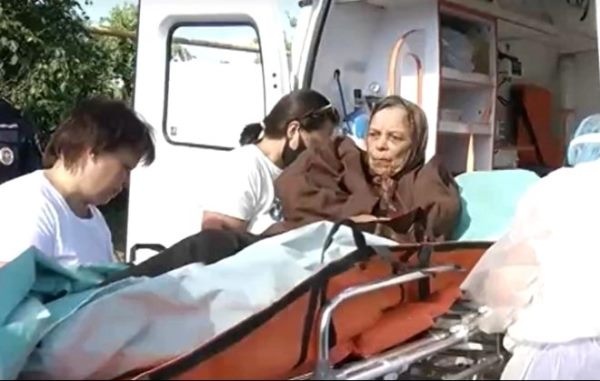 Kızını 26 yıldır kedi mamasıyla besliyor, 14 yıldır banyo yaptırmıyor 6