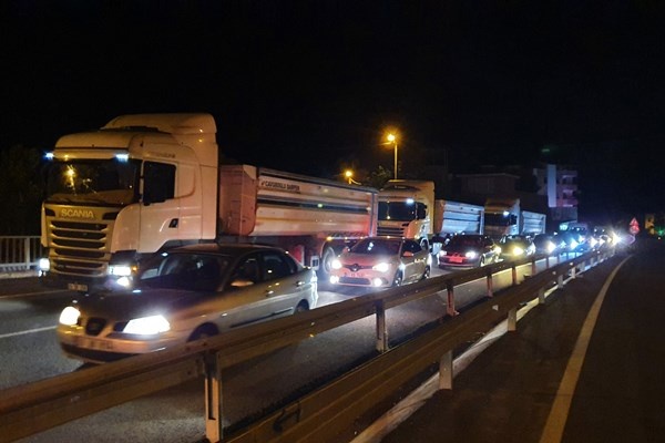 Trabzon Gümüşhane yolunda kaza! Otomobil hurdaya döndü 4