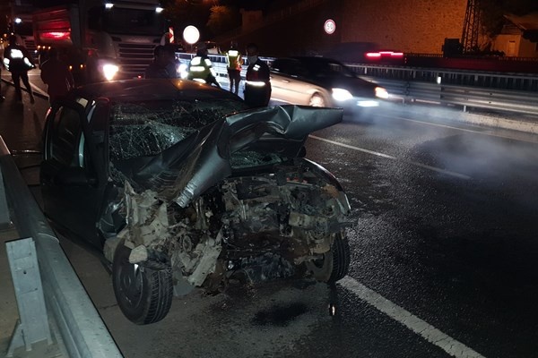 Trabzon Gümüşhane yolunda kaza! Otomobil hurdaya döndü 8