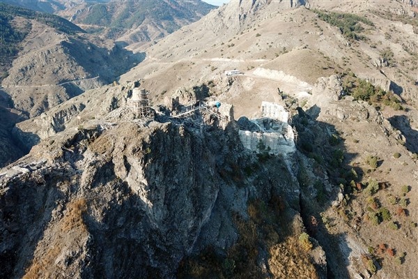 Gümüşhane'nin kaleleri büyülüyor 13
