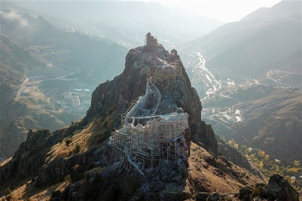 Gümüşhane'nin kaleleri büyülüyor 8