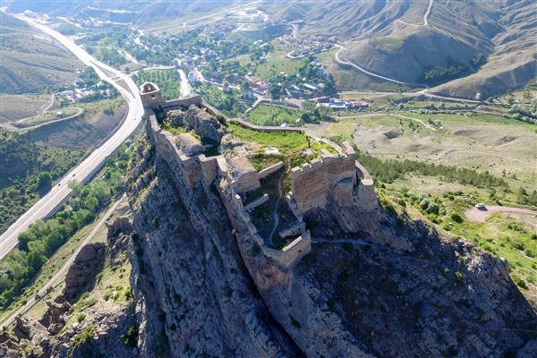 Gümüşhane'nin kaleleri büyülüyor 17