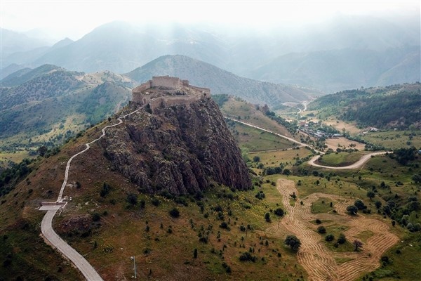 Gümüşhane'nin kaleleri büyülüyor 11