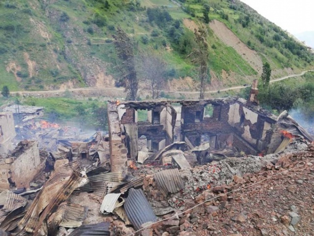 Vali Açıkladı! Artvin'e bir mahalle tamamen yandı 6
